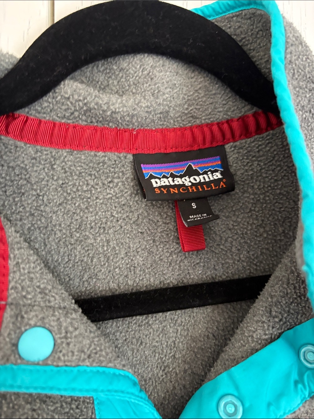 Patagonia Women's Gray Fleece Pullover with Teal Trim - Picture 2 of 3